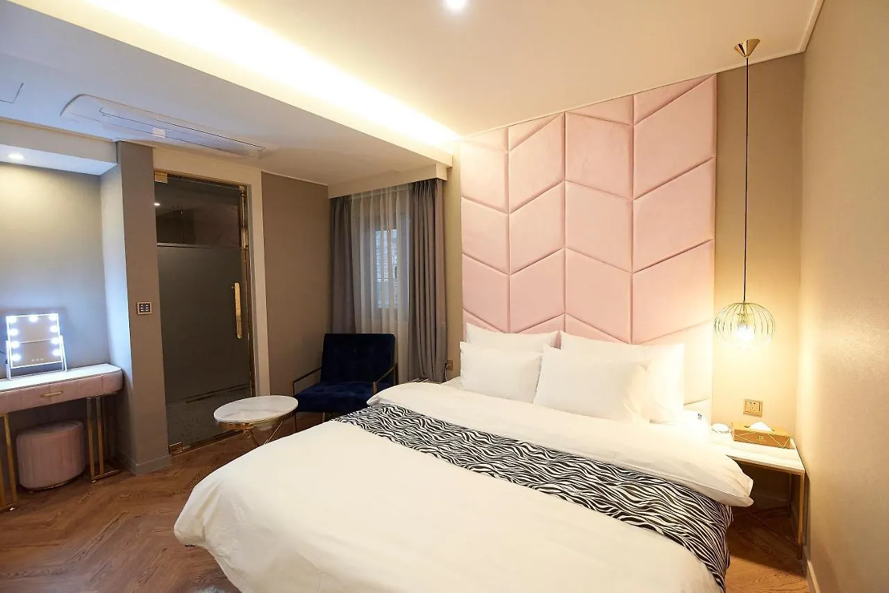 Denbasta Hotel Pusan 2*,