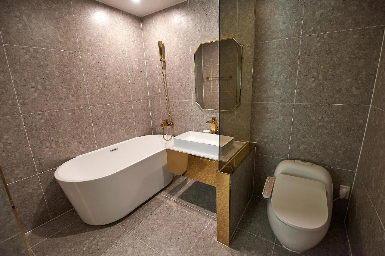 Denbasta Hotel Pusan 2*,