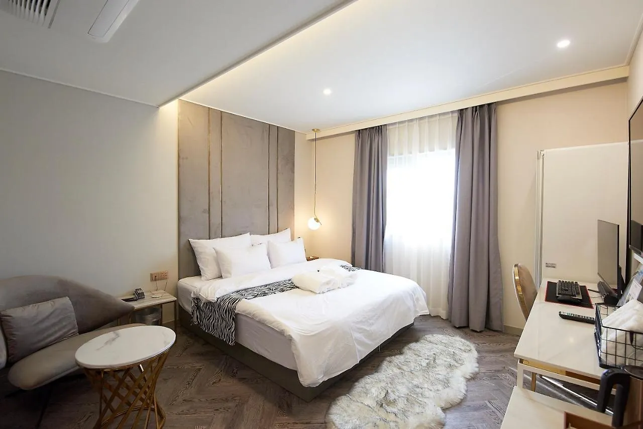 Denbasta Hotel 釜山 3*,