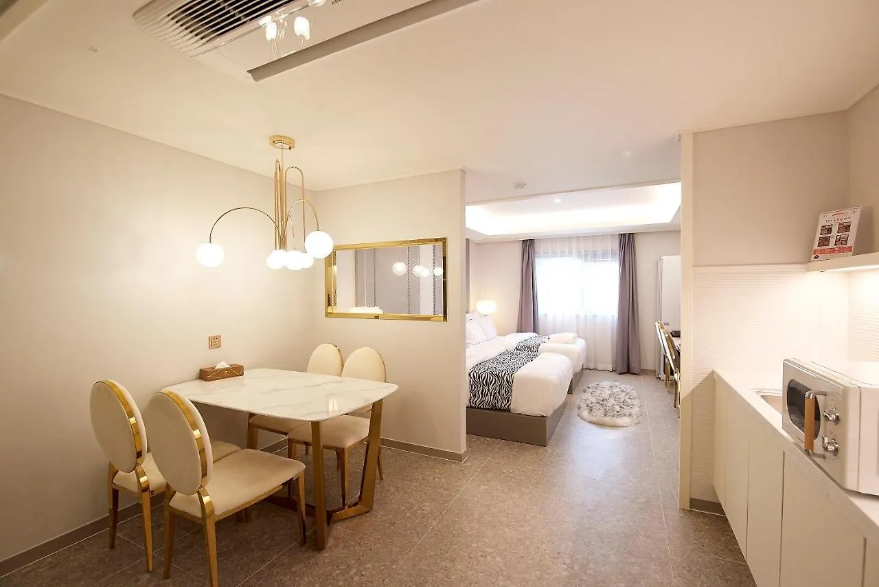 Denbasta Hotel Pusan 2*,